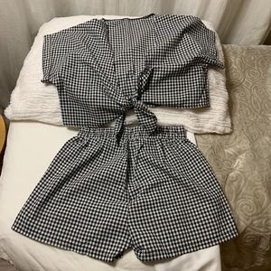 Women 2 pc shirt set with knotted crop top